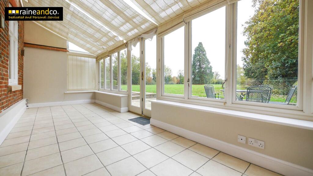 Astwick Manor, Coopers Green Lane, Hatfield photo 3