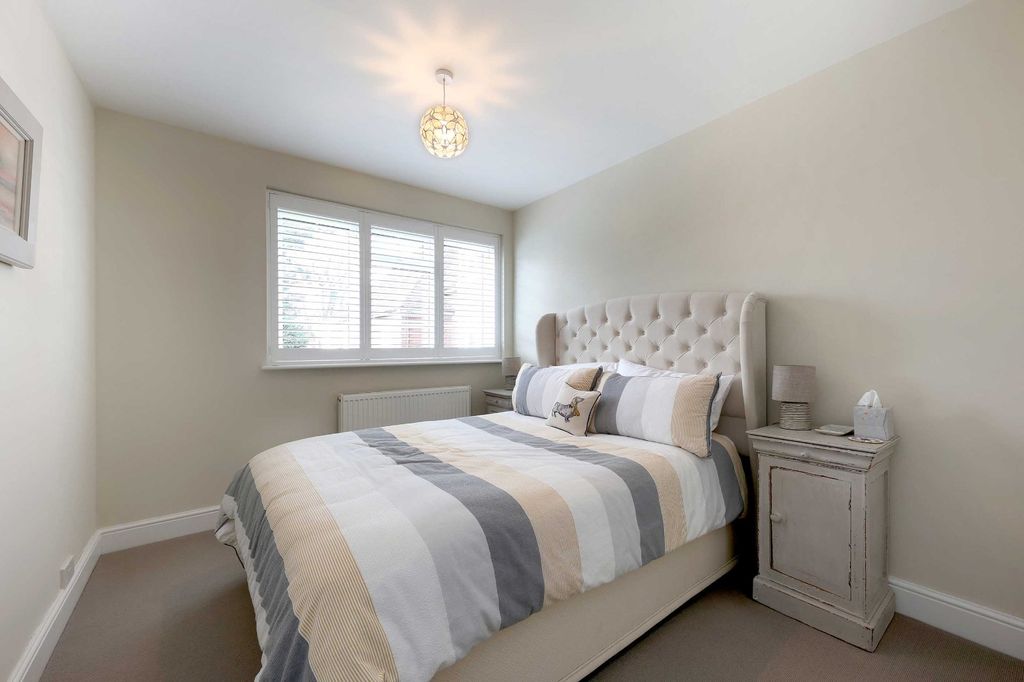 Additional image 11 of 4 bed flat for saleGrove Road, Beaconsfield, Buckinghamshire HP9