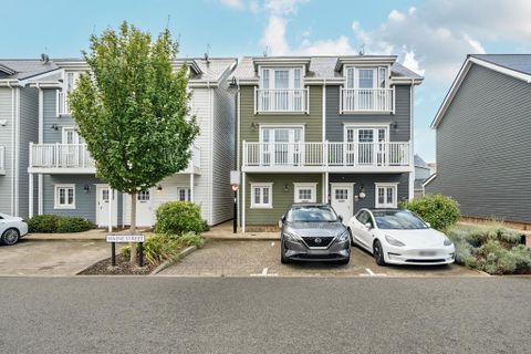 Green Park Village, Berkshire RG2