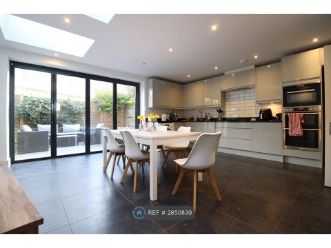 Culmstock Road, London SW11