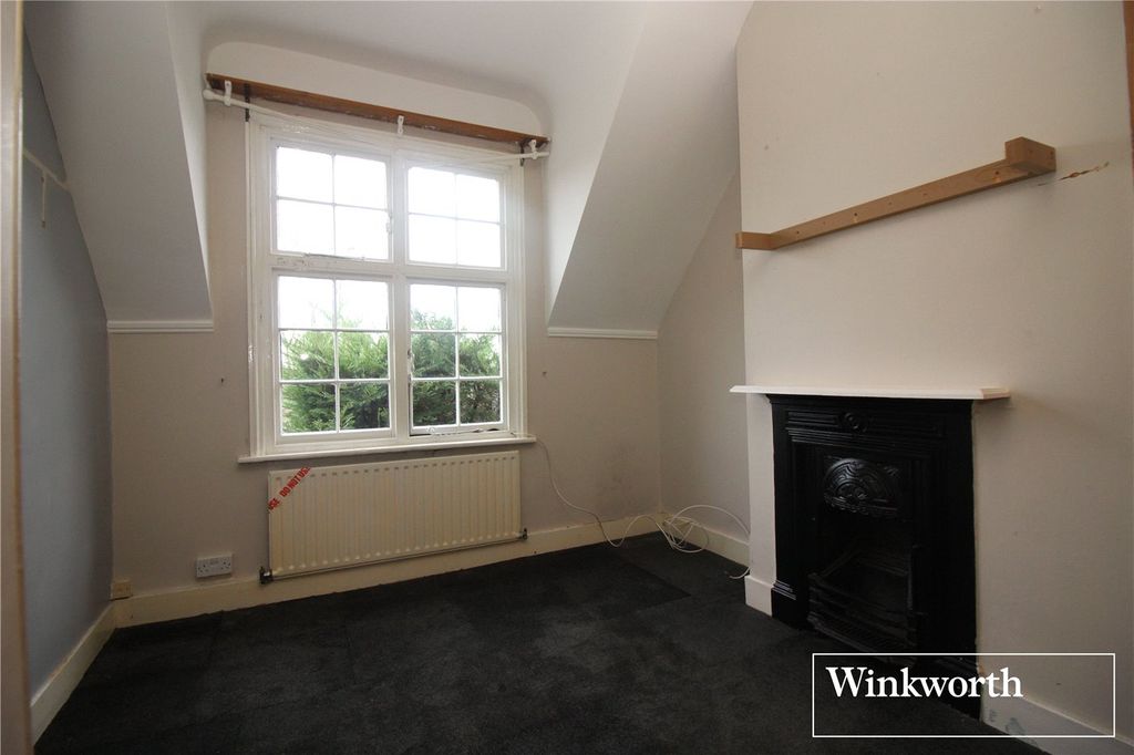 Additional image 7 of 3 bed semi-detached house for saleHogg Lane, Elstree, Borehamwood, Hertfordshire WD6