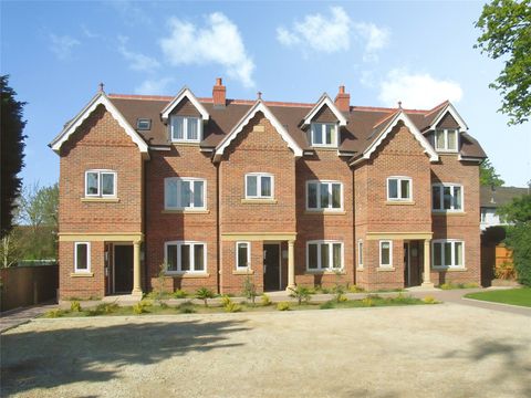 Oakcot Gardens, Shireshead Road, Reading, Berkshire RG30
