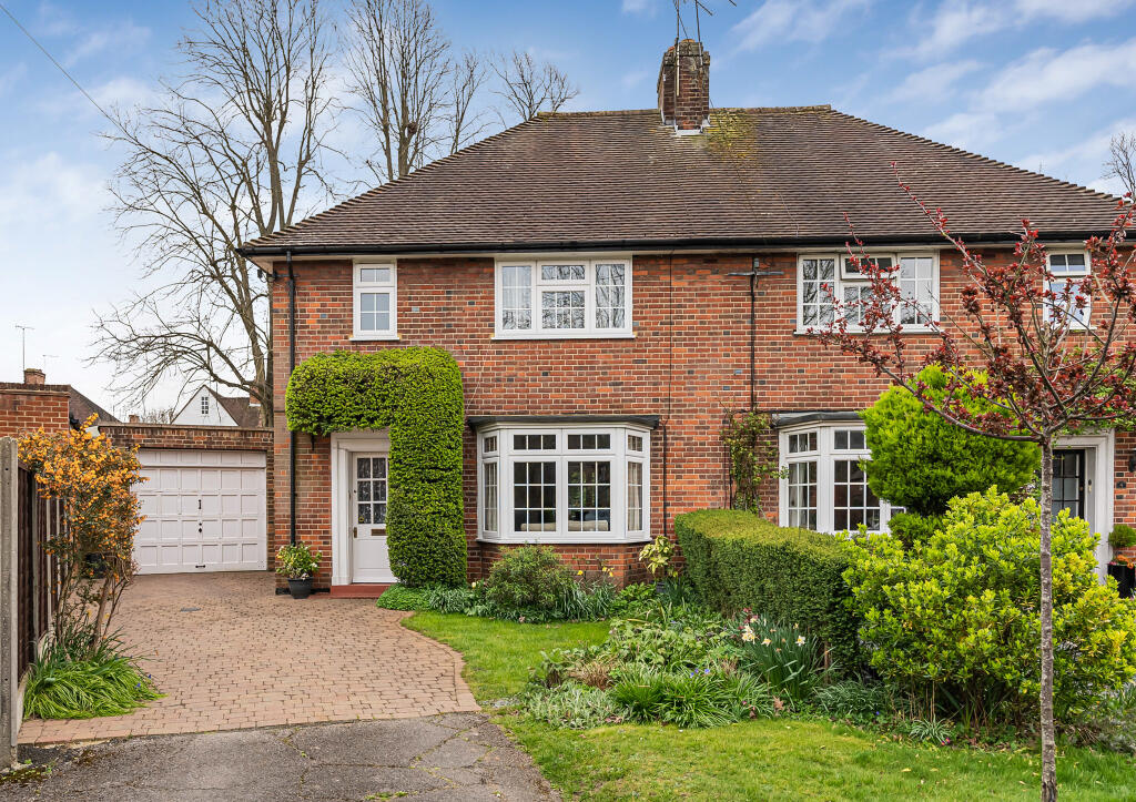 Polayn Garth, Welwyn Garden City, Hertfordshire, AL8