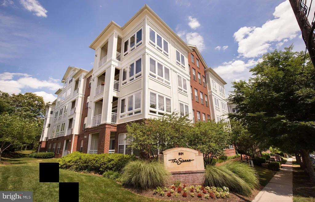 801 Greenbrier Street Unit 412, Arlington, VA 22204