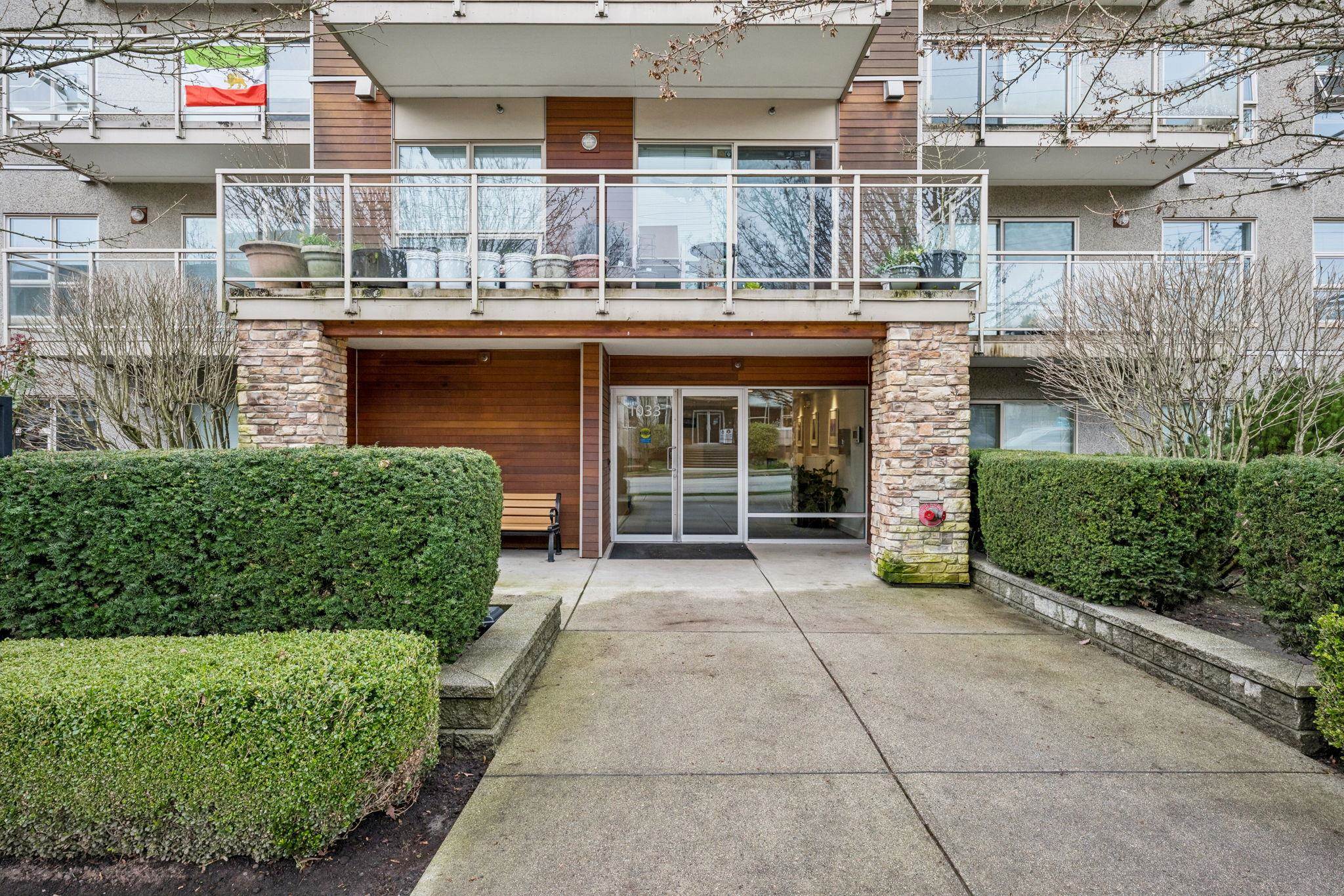 303-1033 St. George's Avenue, North Vancouver, BC, V7L 3H5