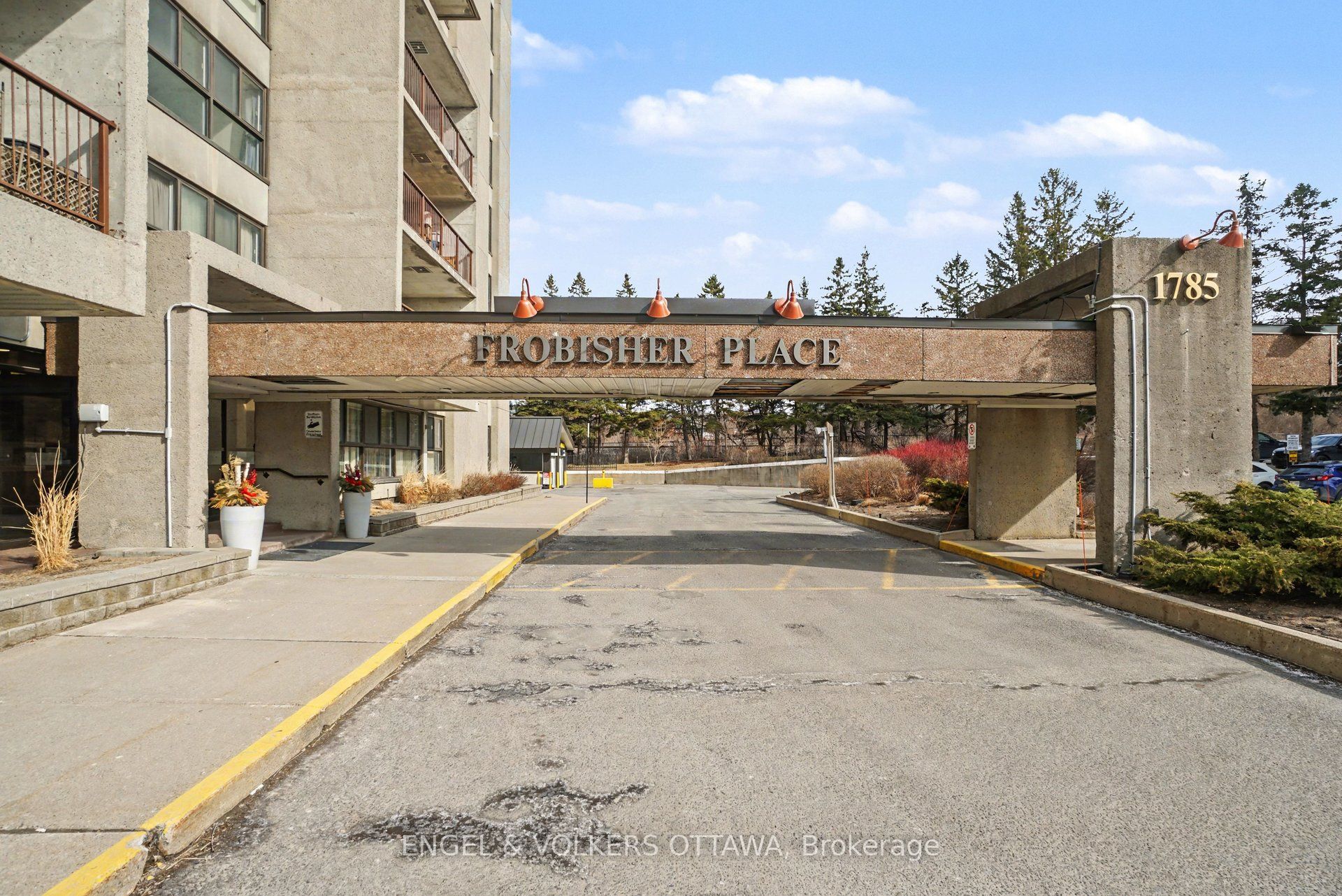 Additional image 3 of 404-1785 Frobisher Lane, Ottawa, ON, K1G 3T7