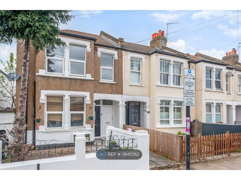 Fountain Road, London SW17