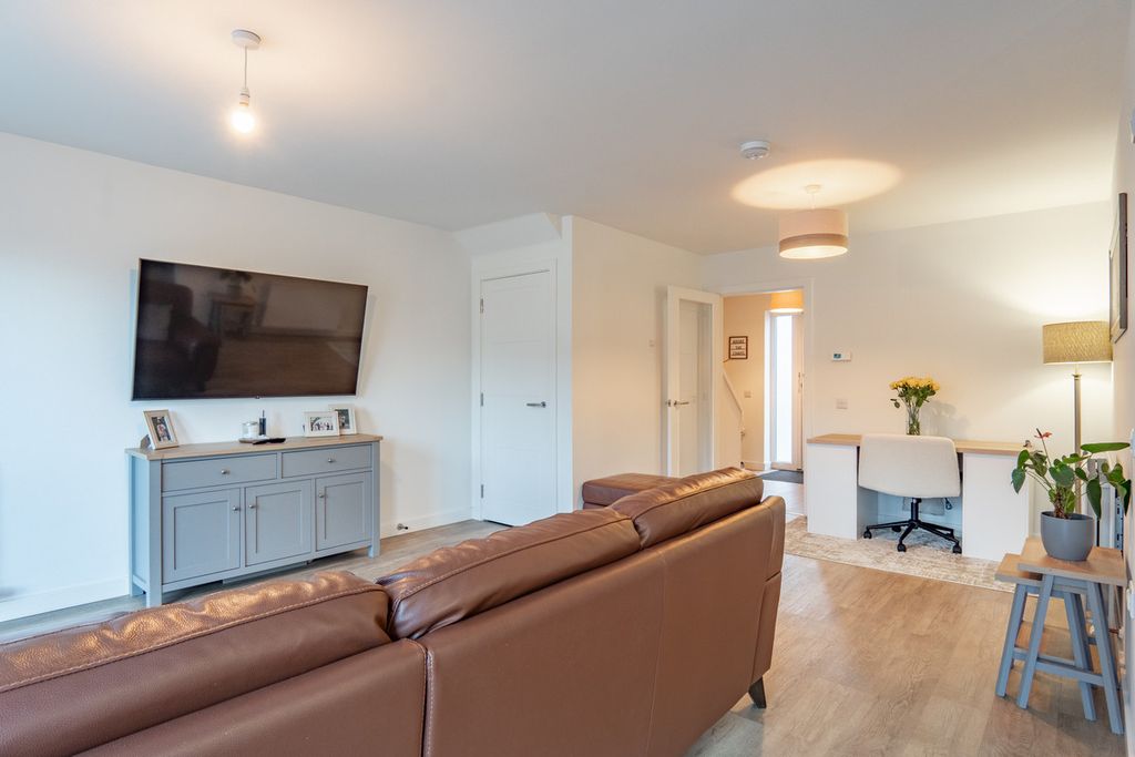 Additional image 4 of 4 bed detached house for saleMaclachlan Place, Inverness IV2