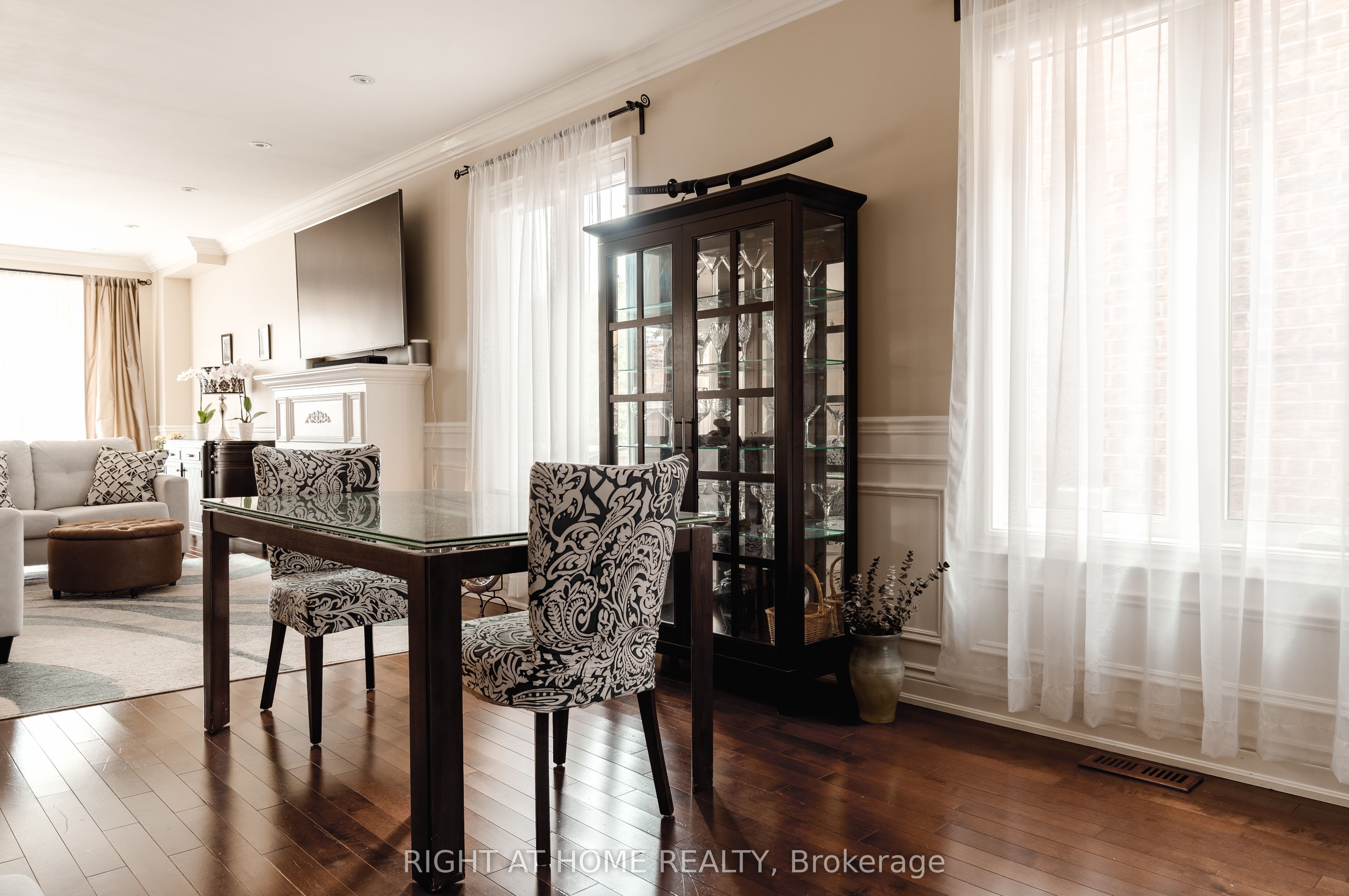 Additional image 6 of 1049 Greaves Avenue, Mississauga, ON, L5E 3G1
