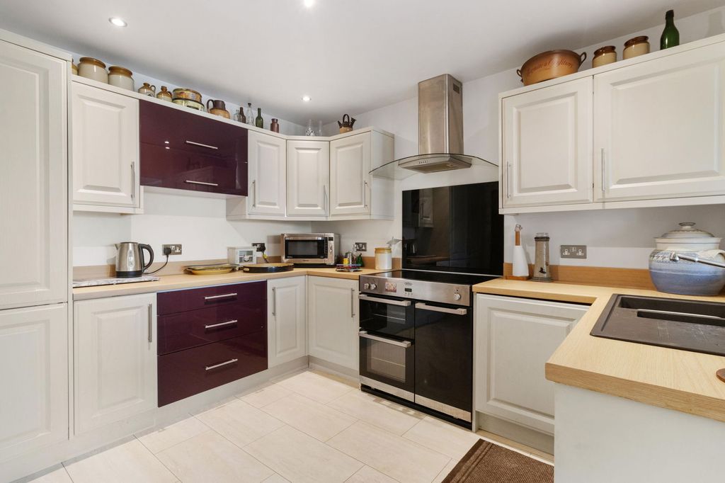 Additional image 3 of 2 bed bungalow for saleMinge Lane, Upton-Upon-Severn, Worcester WR8