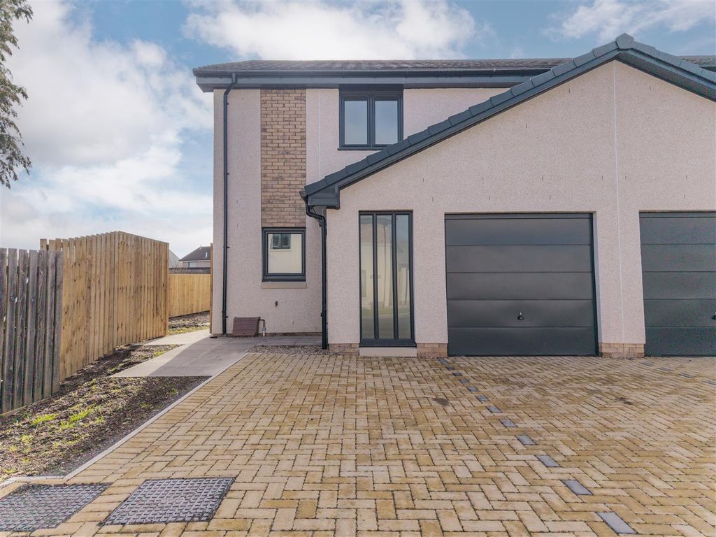 Additional image 21 of 3 bed property for saleNewtyle Lane, Dundee DD3
