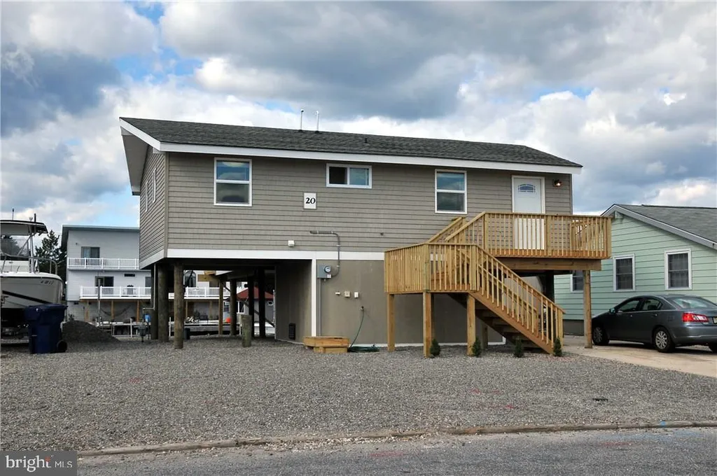 20 Hunter Drive, Tuckerton, NJ 08087