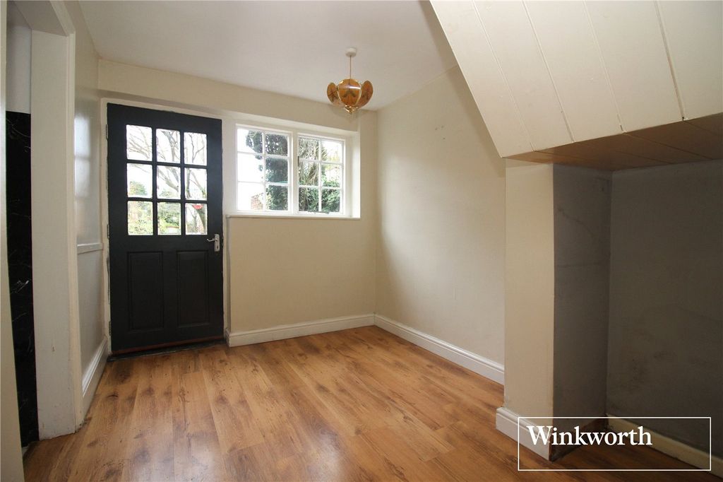 Additional image 6 of 3 bed semi-detached house for saleHogg Lane, Elstree, Borehamwood, Hertfordshire WD6