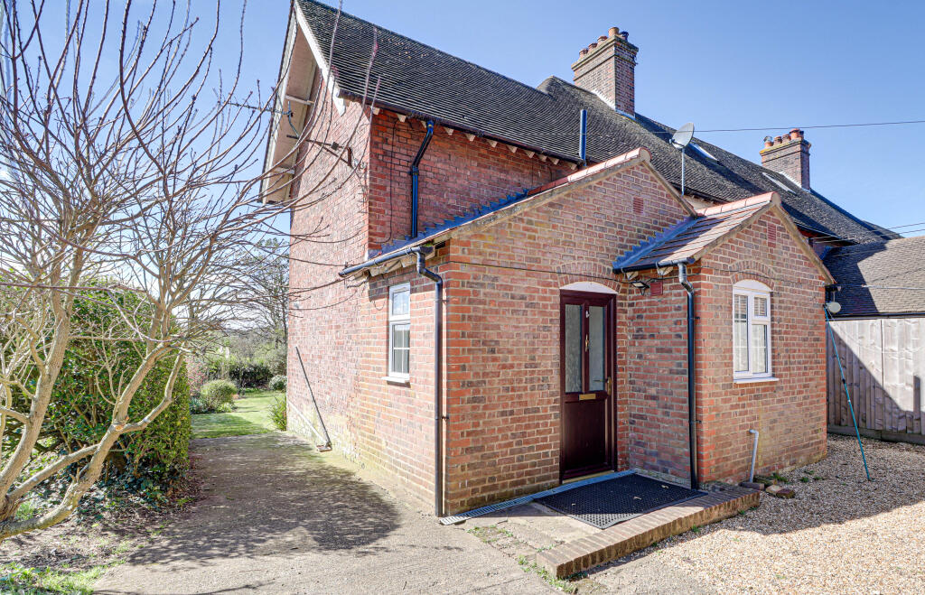 Additional image 12 of New Fiddlers Hill, Harpenden, AL5