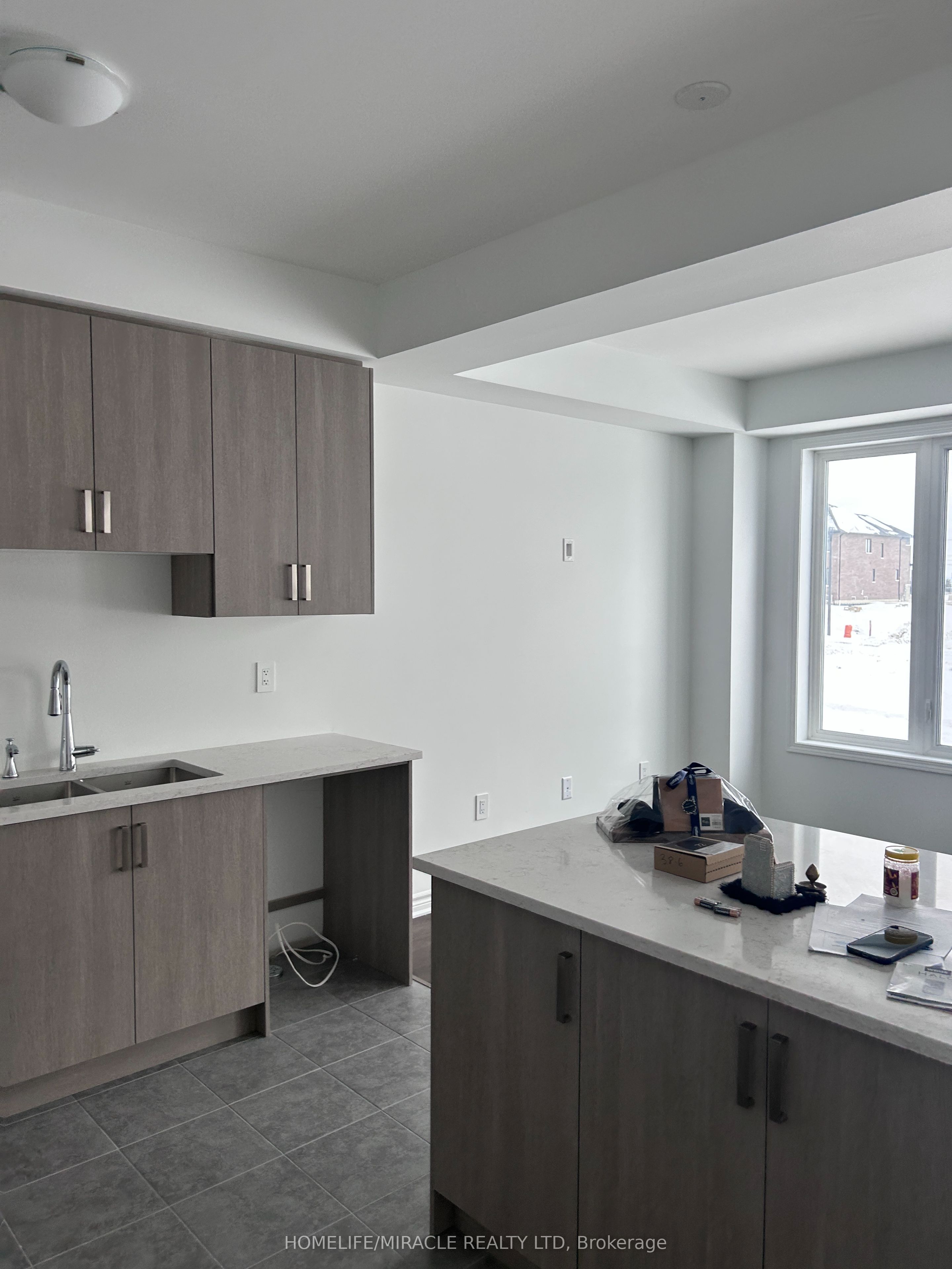 3521 Brickyard Drive, Pickering, ON, L1X 0T6 photo 3