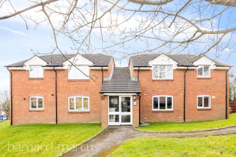 Hunting Gate Drive, Chessington KT9, Studio to rent