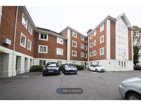 Shelley Court, Reading RG1