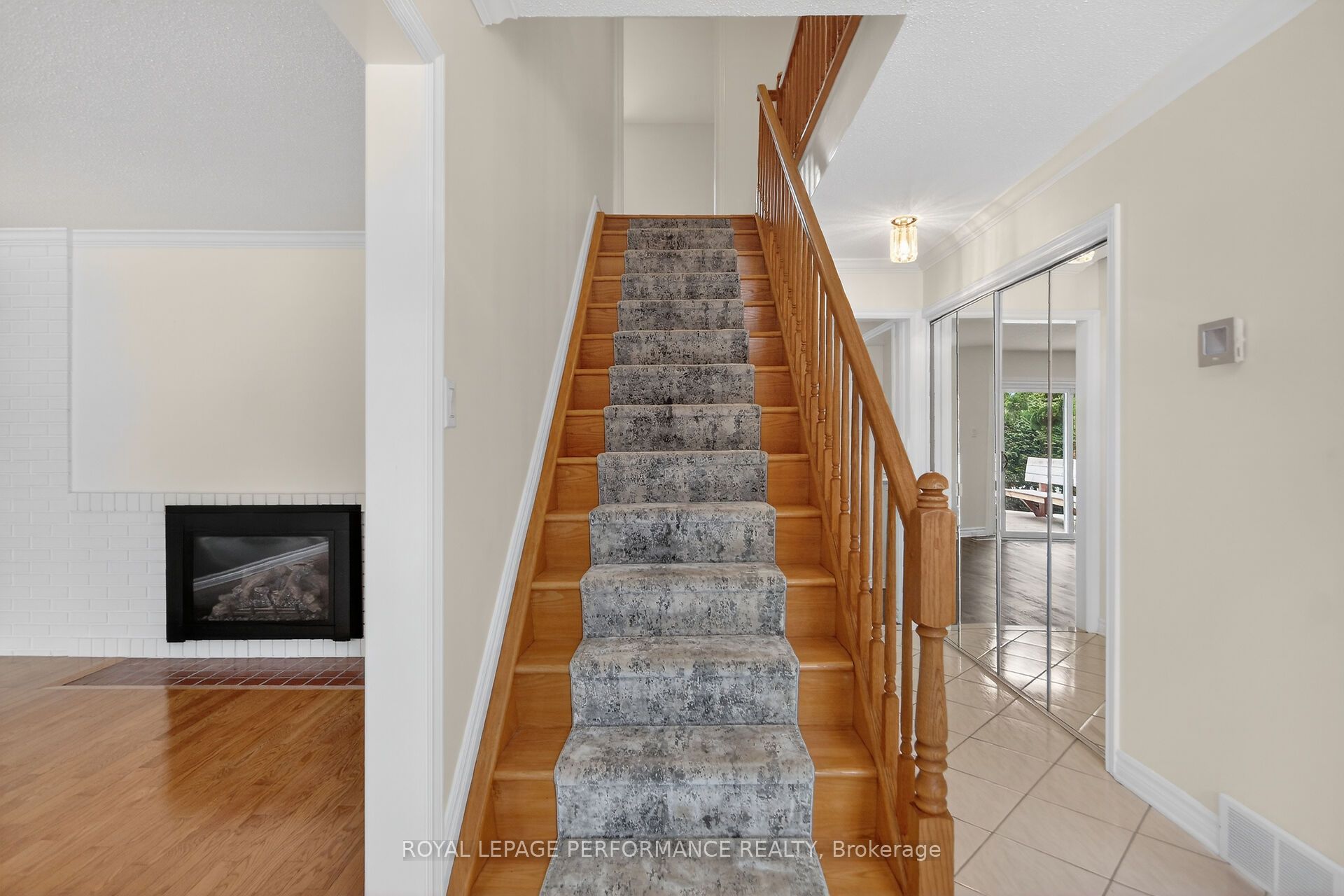 Additional image 3 of 15 Hallowell Court, Ottawa, ON, K2H 8N4