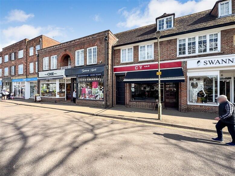 Bowers Parade, Harpenden, AL5