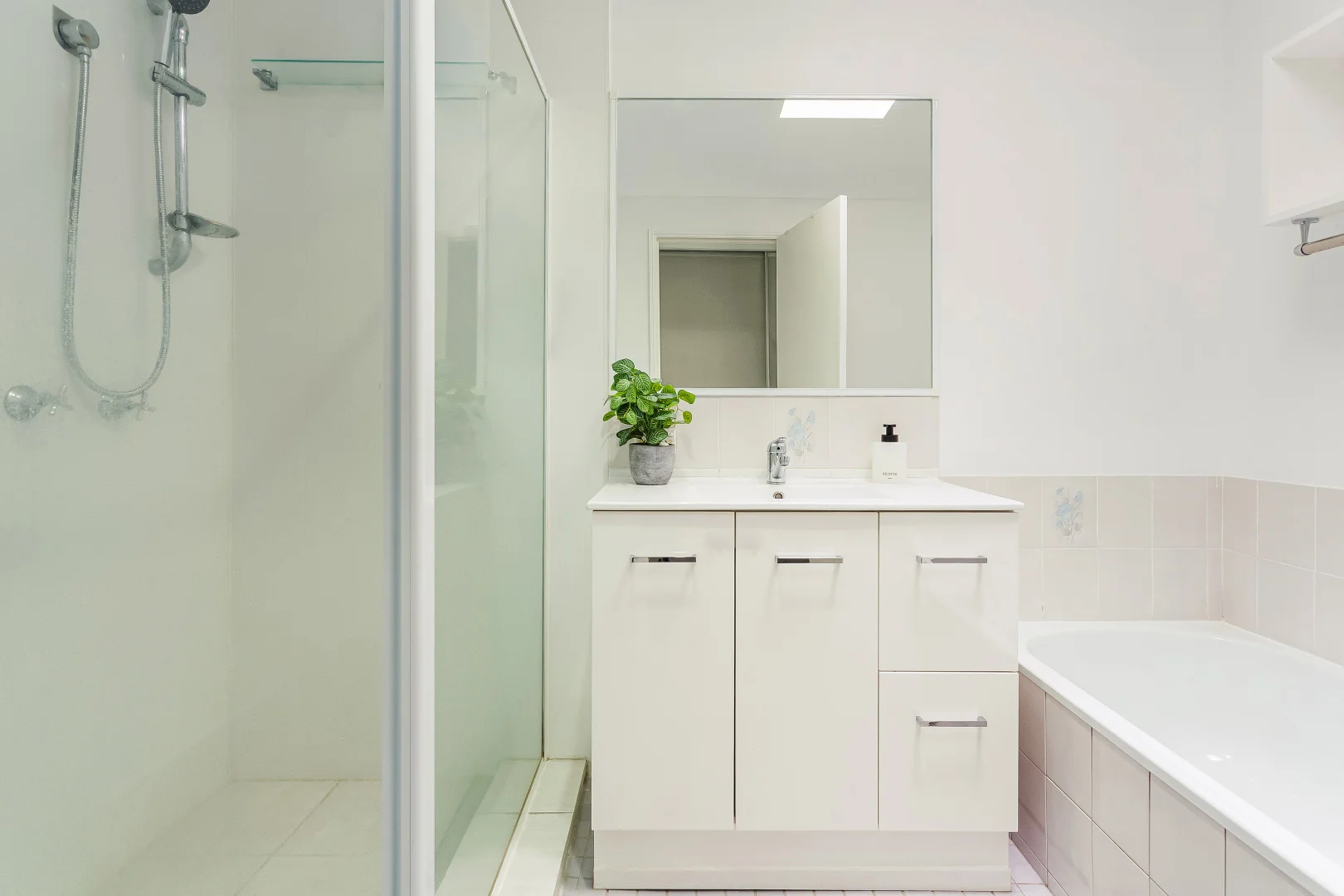 Additional image 4 of 208/641 Pine Ridge Road, Biggera Waters QLD 4216
