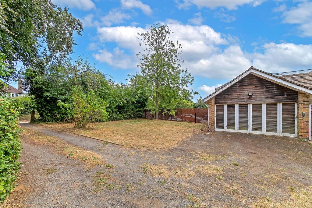 Townsend Drive, St. Albans photo 3
