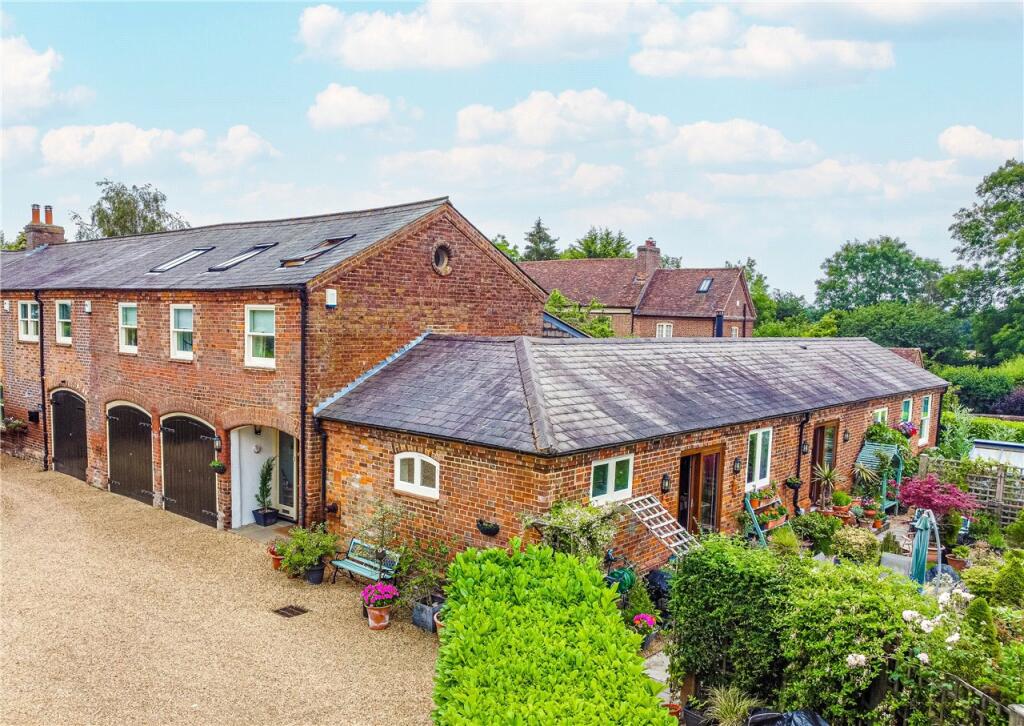 Ferrers Hill Farm, Pipers Lane, Markyate, AL3