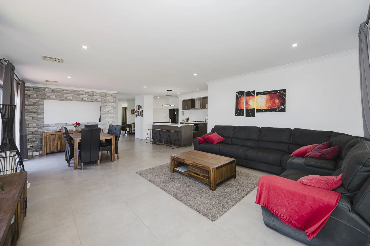 3 Capilano Avenue, Yanchep WA 6035 photo 4