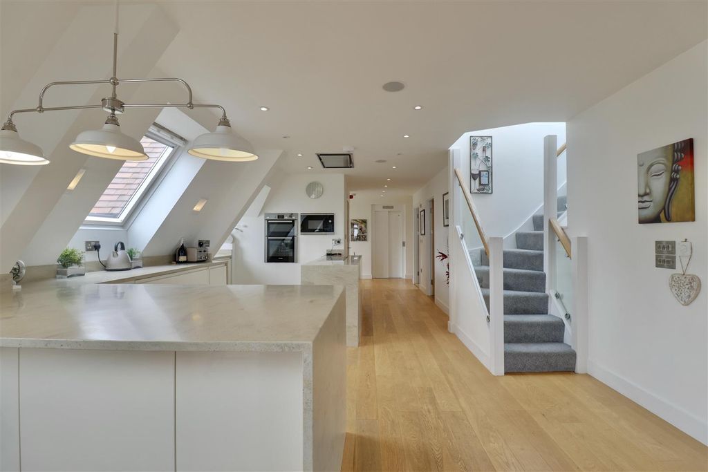Additional image 10 of 2 bed flat for saleSt. Helens Parade, Southsea PO4