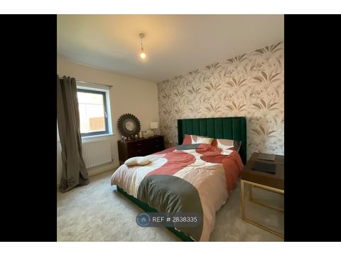 Orion House Nunneley Close, London UB10, Room to rent