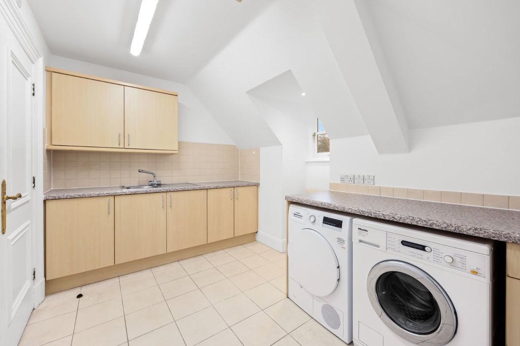 Additional image 31 of 8 bed detached house for saleByron Drive, London N2