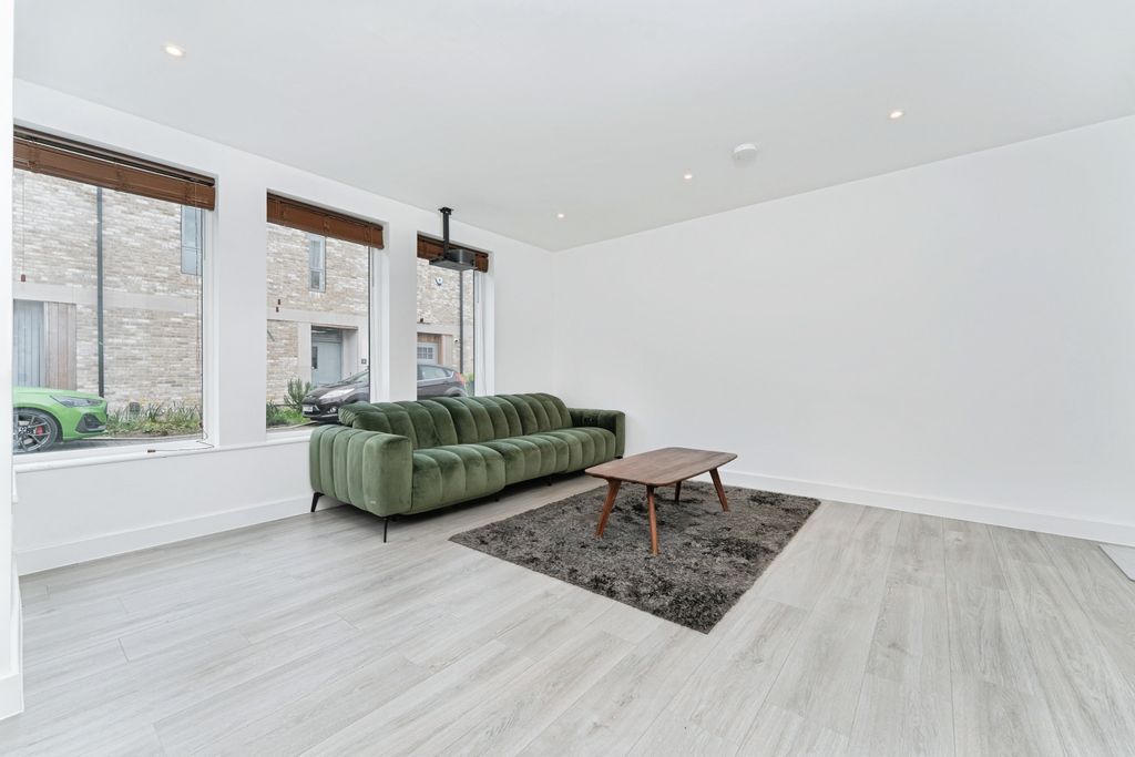 Additional image 8 of 4 bed semi-detached house for saleTurvill Place, Cambridge CB4