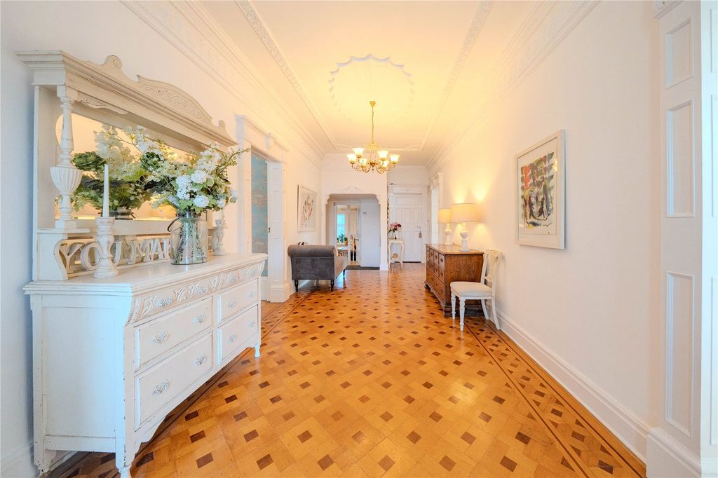 Additional image 2 of 3 bed flat for saleOaklea Hall Close, Adel, Leeds, West Yorkshire LS16