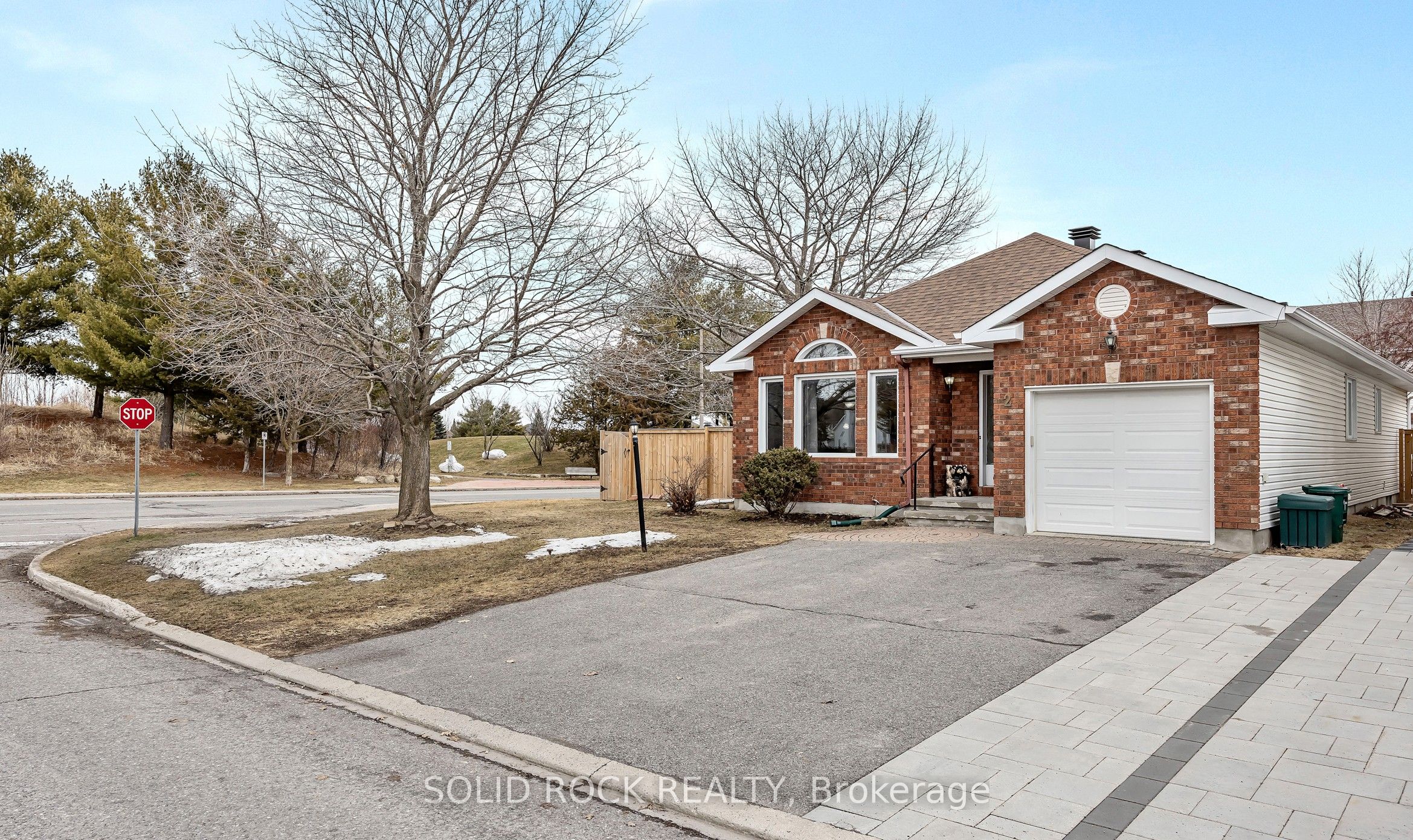Additional image 3 of 2 Newborough Crescent, Ottawa, ON, K2G 6A2