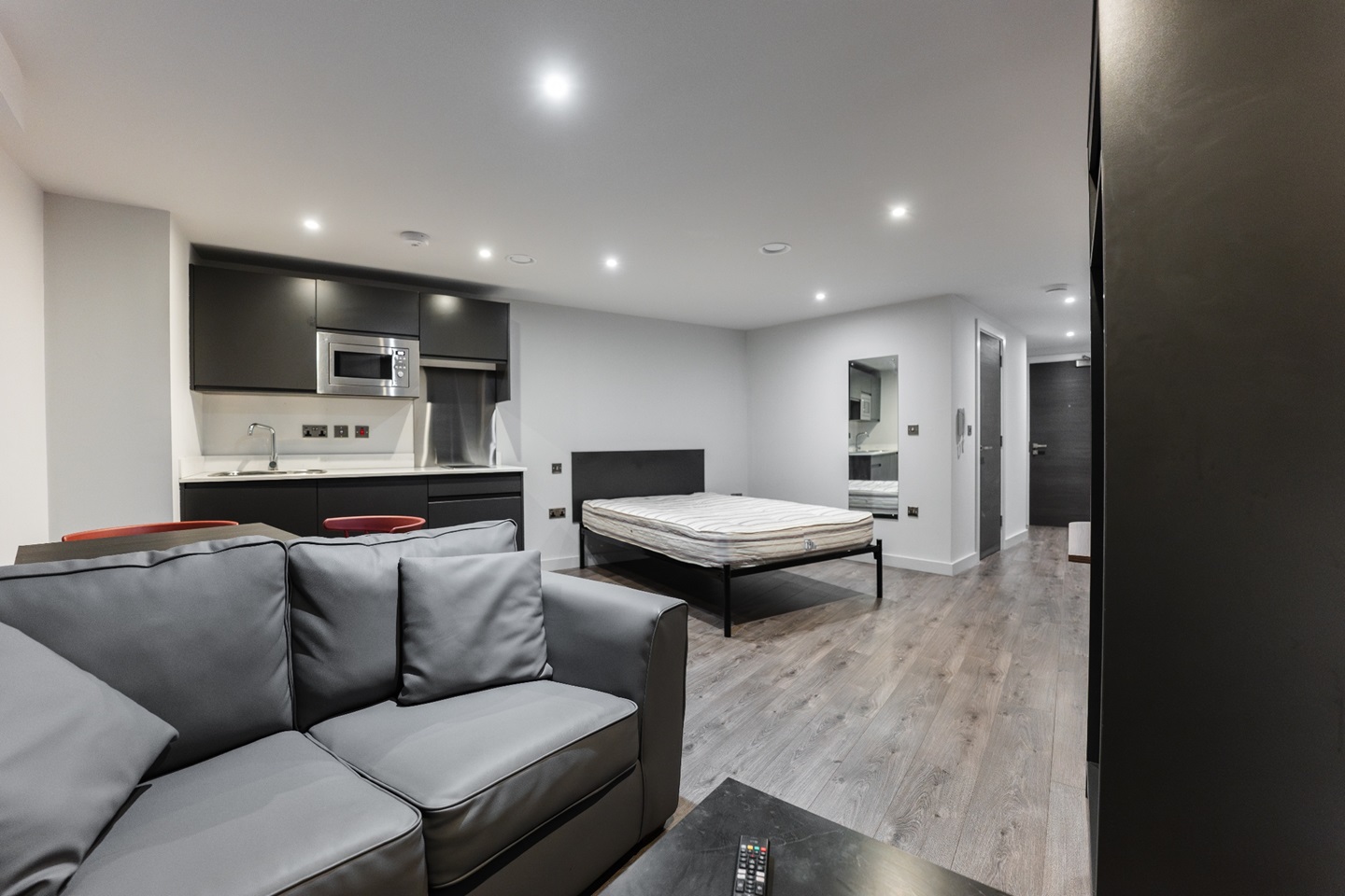 Additional image 4 of Studio Flat, Low Hill, L6, N1 7GU