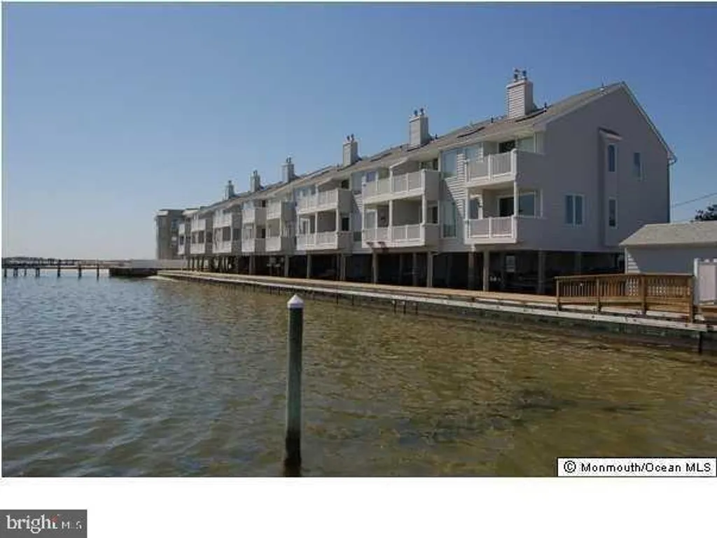 389 Bay Shore Drive Unit 10, Barnegat, NJ 08005