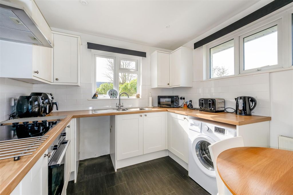 Additional image 4 of 2 bed detached bungalow for saleSpringfield Close, Birdham, Chichester PO20
