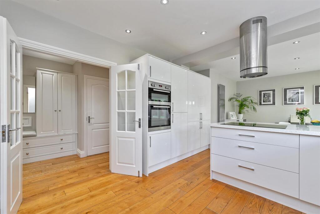 Townsend Drive, St. Albans photo 5