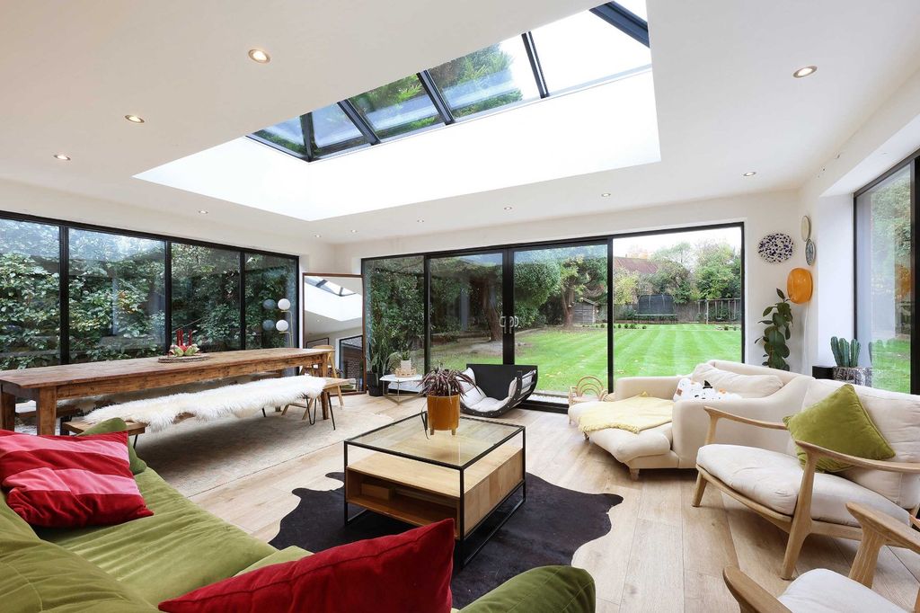 Additional image 11 of 5 bed detached house for saleWalkwood Rise, Beaconsfield, Buckinghamshire HP9