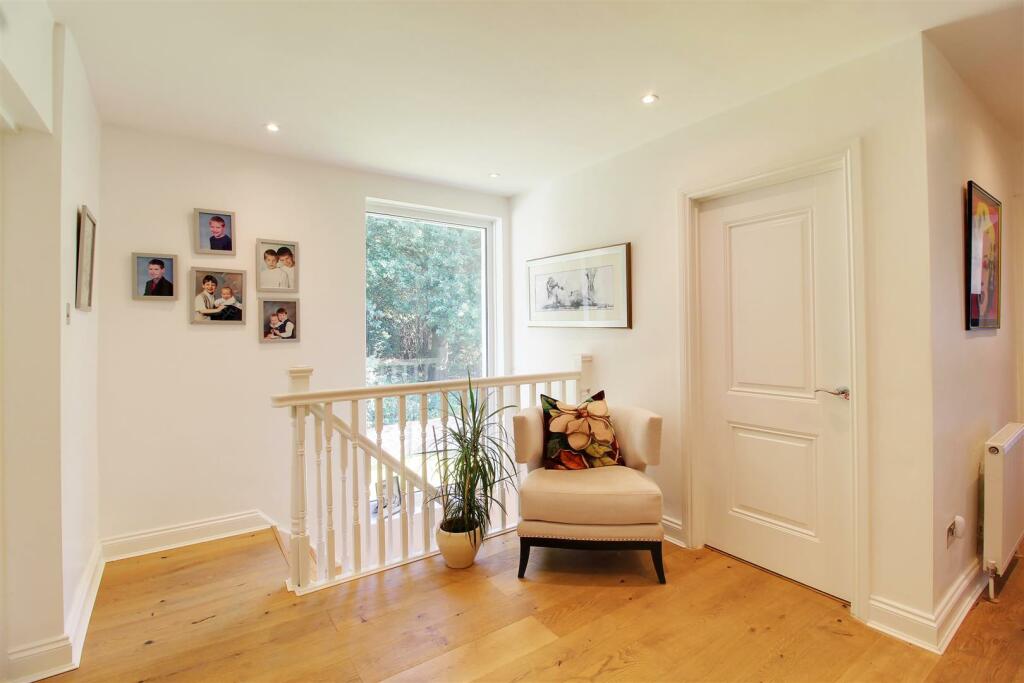Additional image 41 of Dixons Hill Close, North Mymms