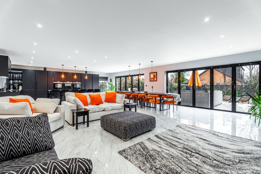 Oakwood Road, Bricket Wood, St. Albans, Hertfordshire, AL2
