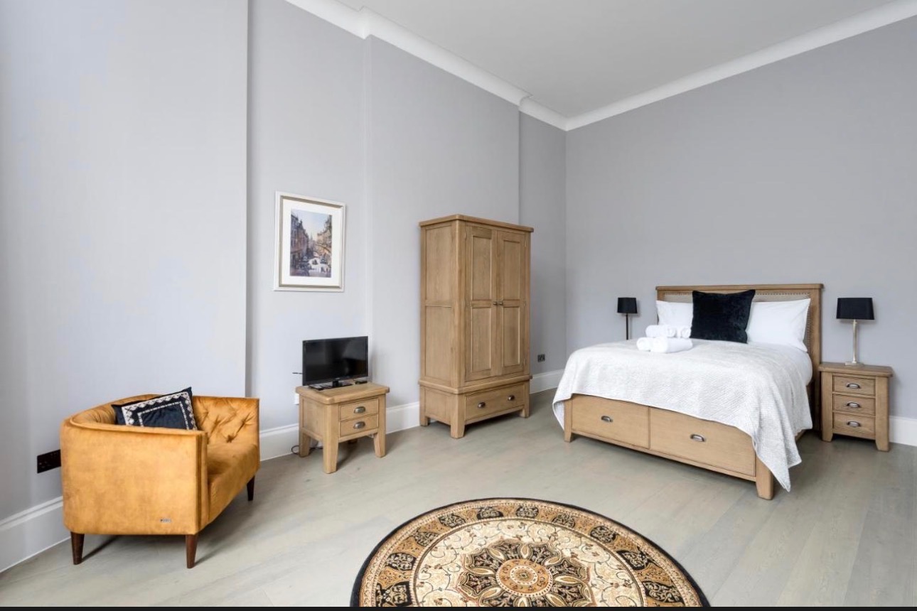 Studio Flat, George St, EH2, N1 7GU photo 4