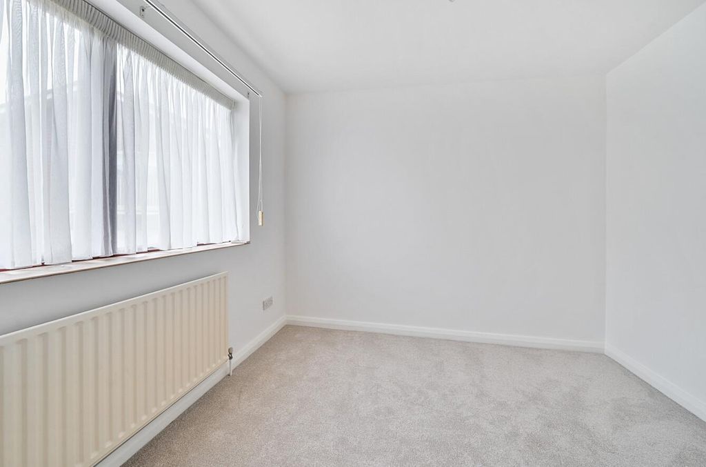Additional image 12 of 3 bed detached bungalow for saleMaryrose Way, Whetstone N20