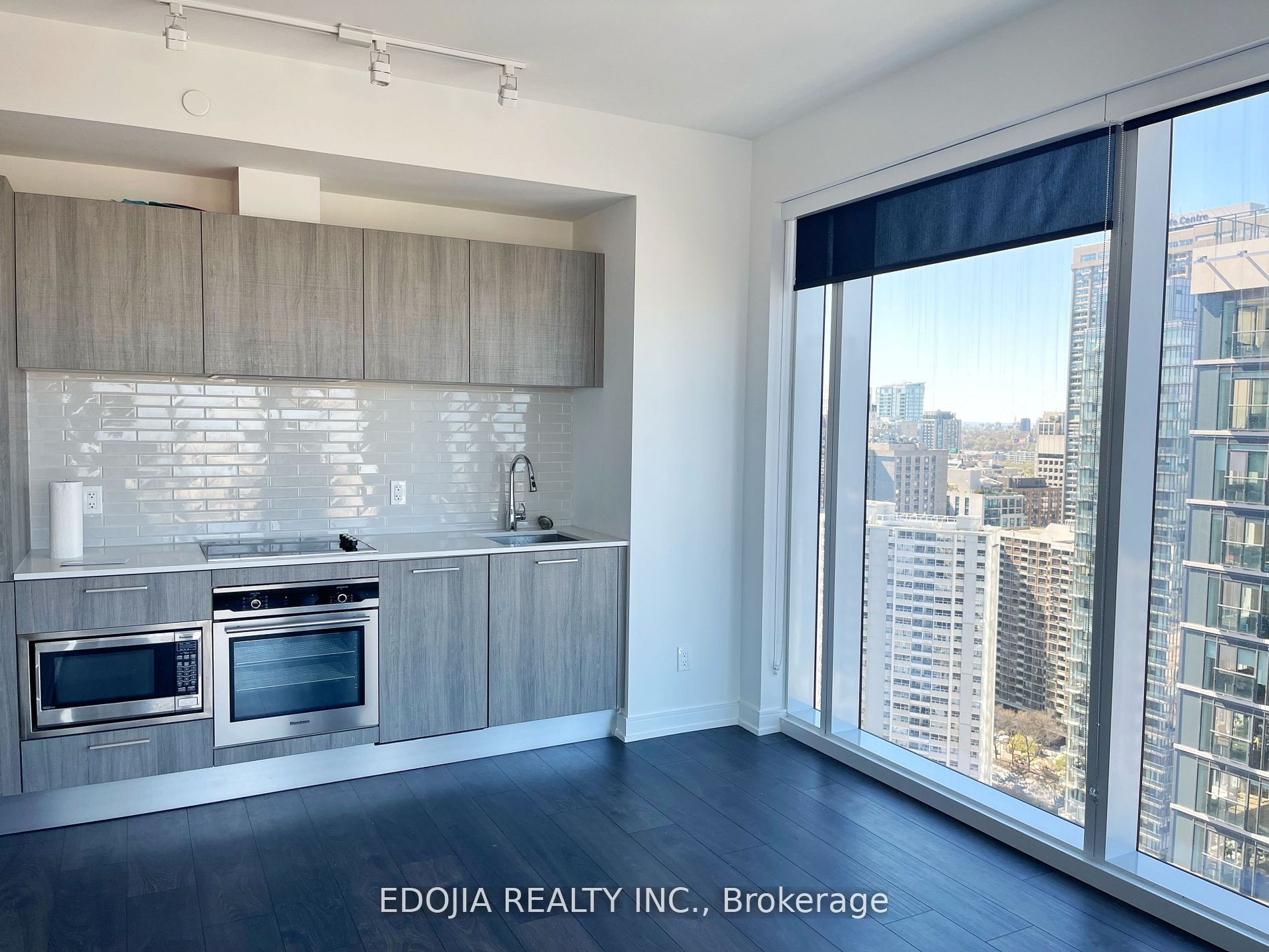 3502-3 Gloucester Street, Toronto, ON, M4Y 0C6
