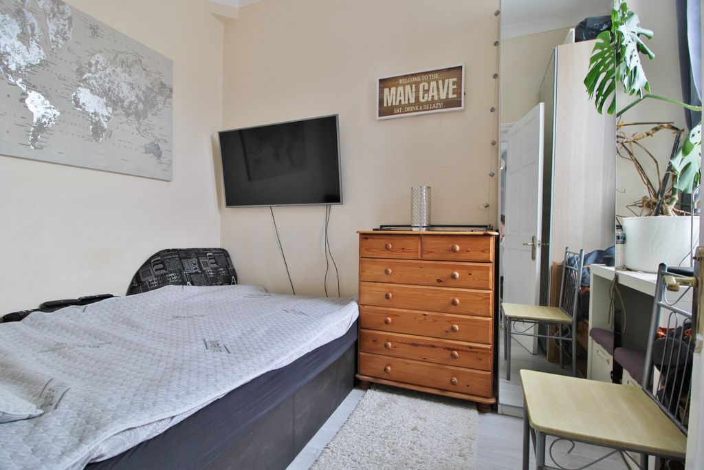 Additional image 11 of 2 bed flat for saleWhitwell Road, Southsea PO4