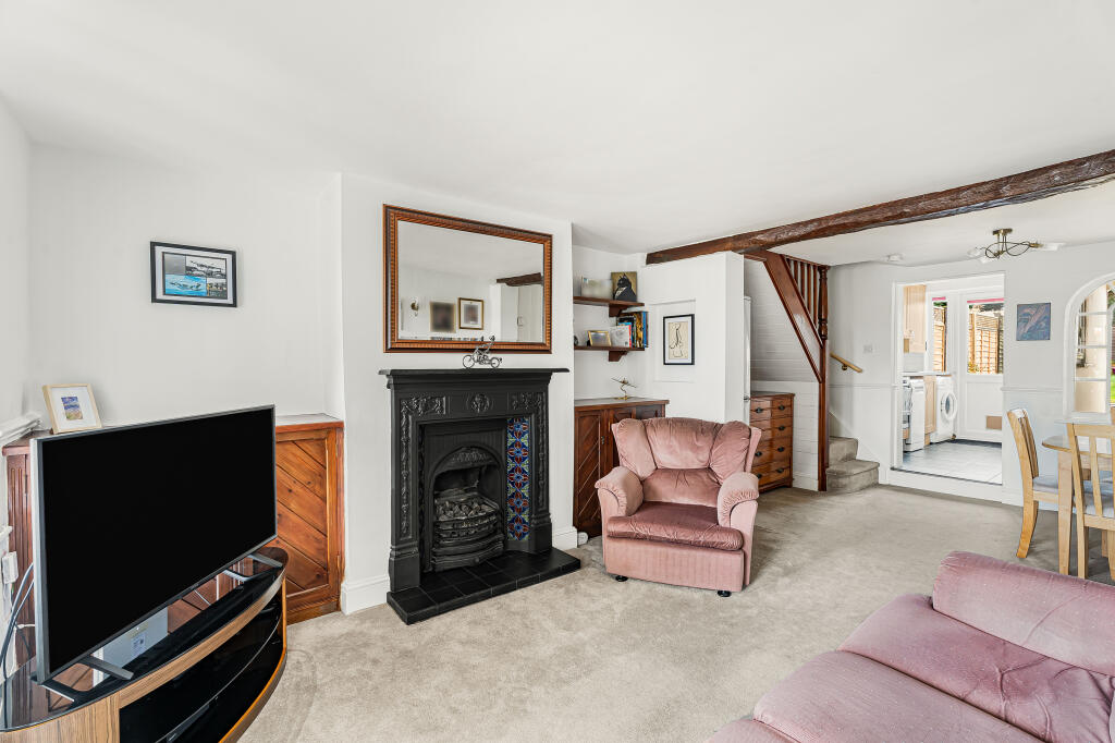 High Street, Redbourn, AL3 photo 5