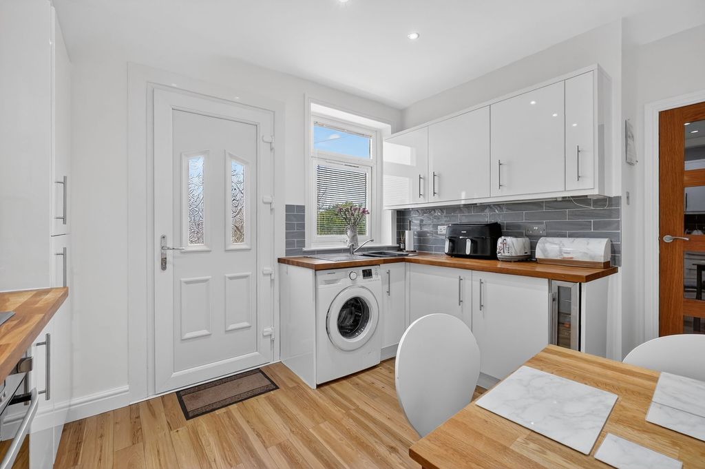 Additional image 10 of 2 bed flat for sale125 Brewland Street, Galston KA4