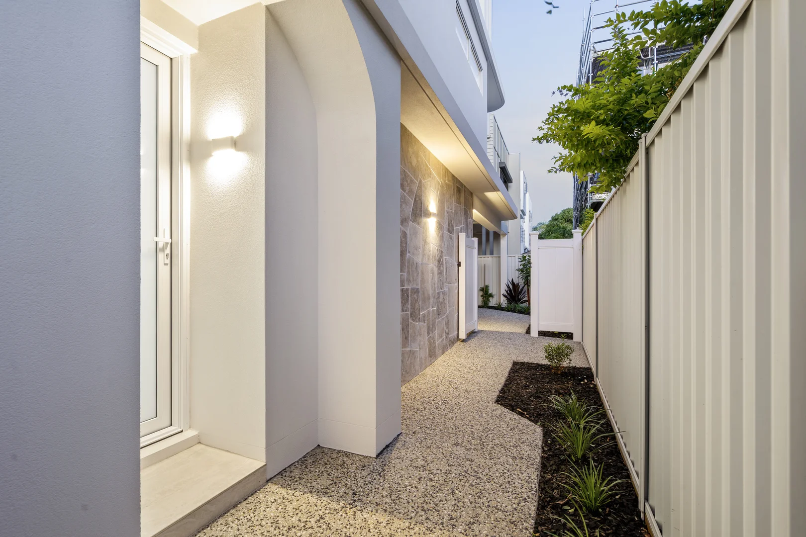 Additional image 19 of 4/14 Victor Avenue, Paradise Point QLD 4216