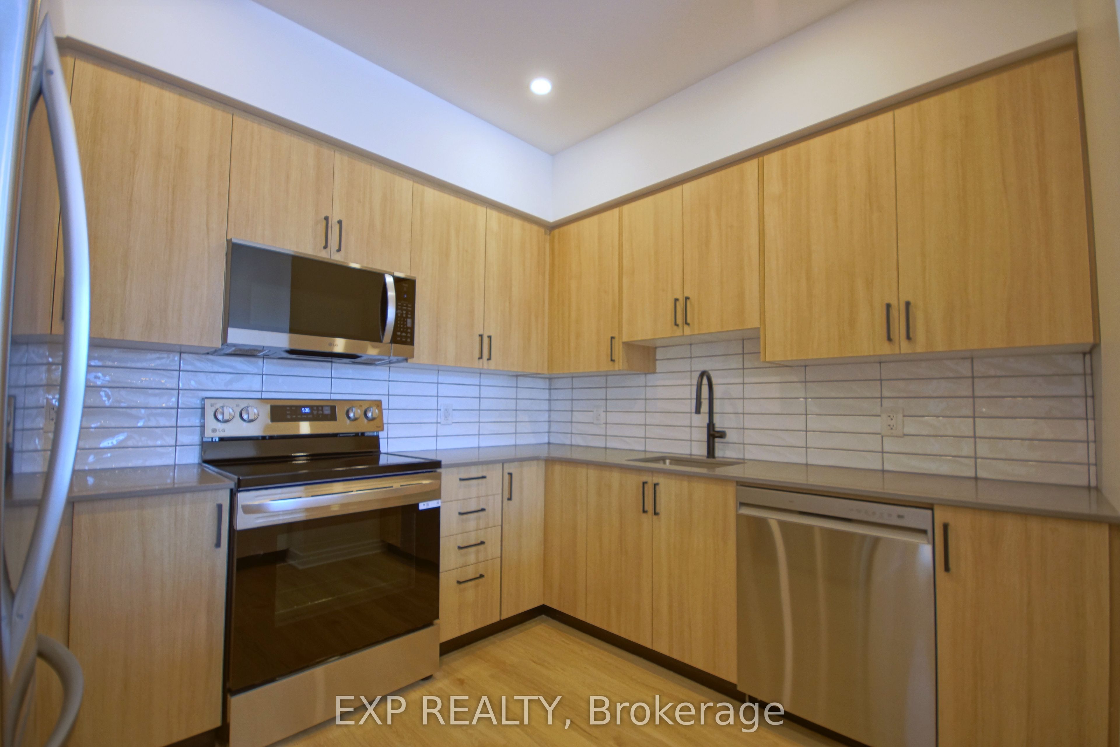 Additional image 3 of 1353 Gosset Street, Ottawa, ON, K1B 3P6
