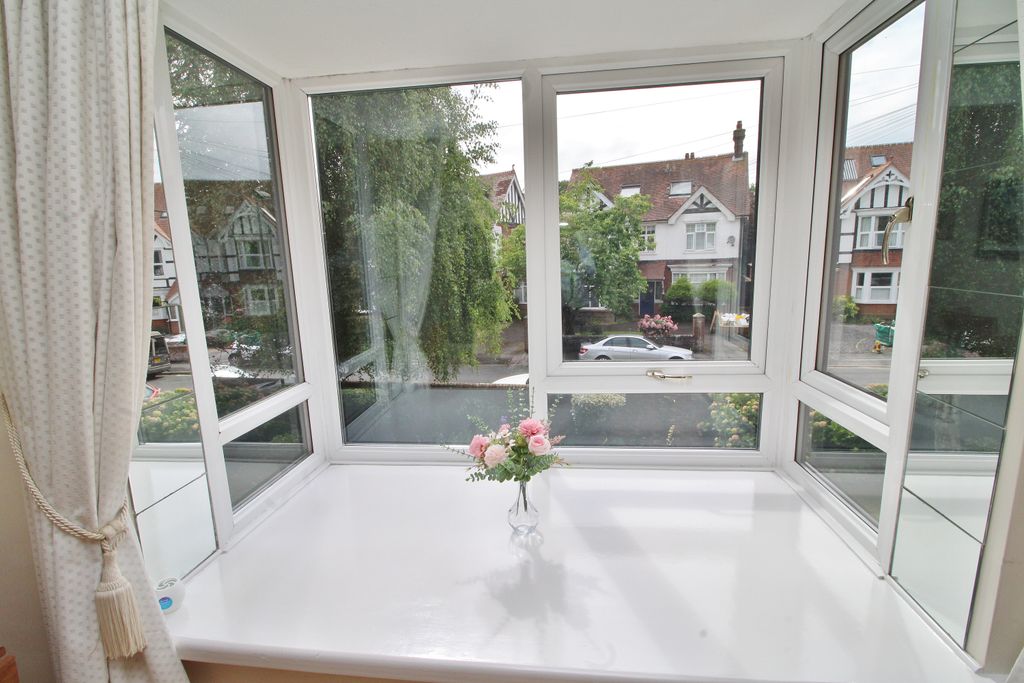 Additional image 6 of 1 bed property for saleOaklands Road, Havant PO9