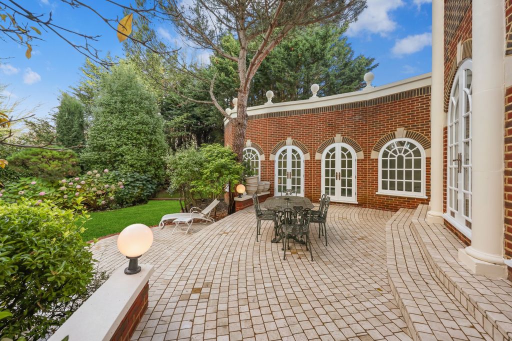 Additional image 37 of 8 bed detached house for saleByron Drive, London N2